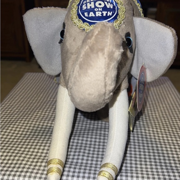 Ringling Bros and Barnum &Bailey 145th Edition Circus Elephant Stuffed Plush new - Picture 4 of 16